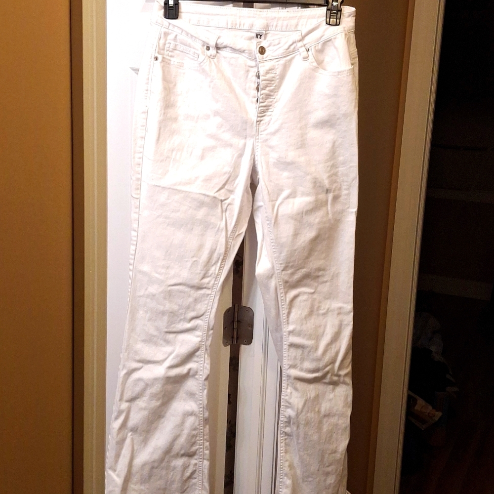 5/$25- It's Fashion White Boot cut Jeans